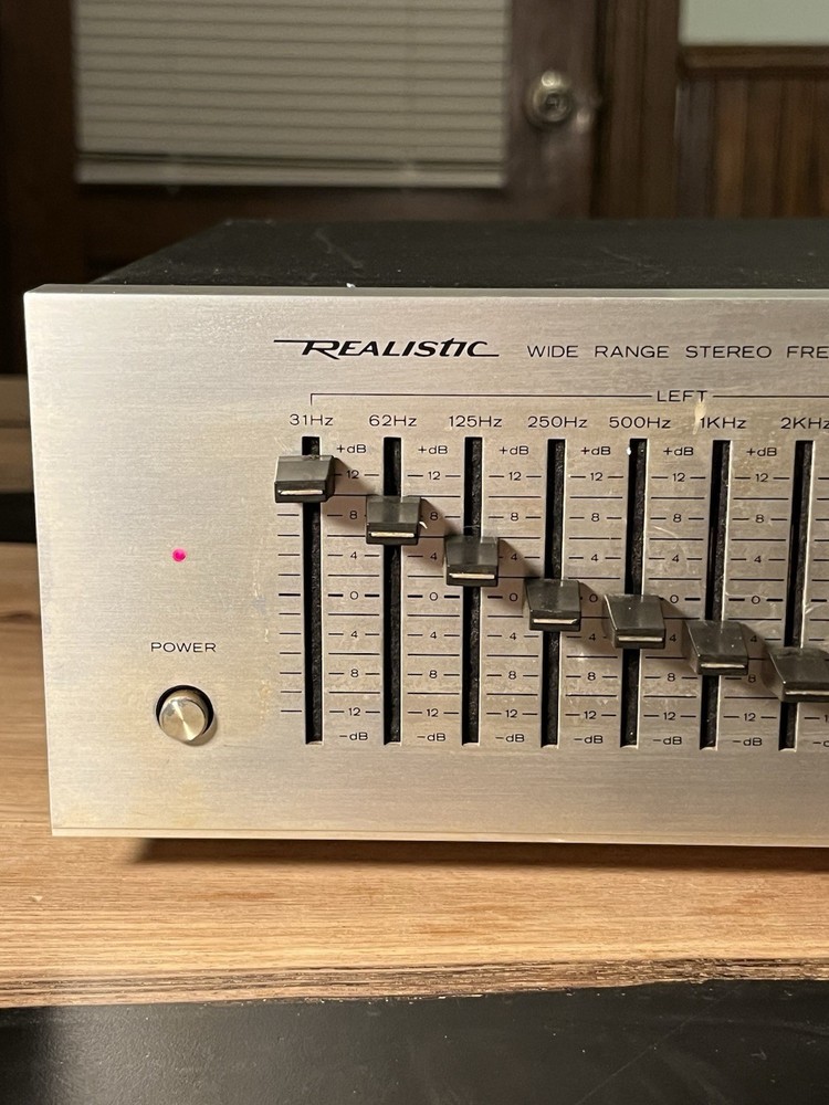 Realistic 31-2000A Stereo Graphic Equalizer Front Panel Silver Faceplate