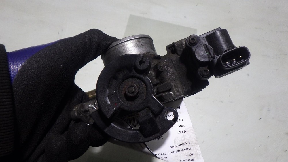 99 GEO PRIZM Throttle Body