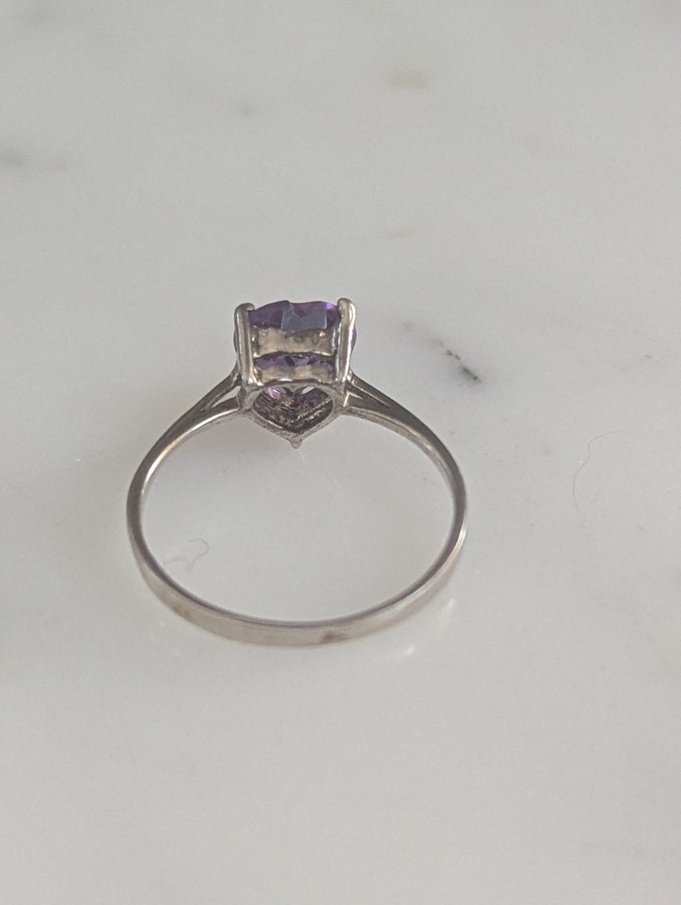 925 Sterling Silver Amethyst Heart Ring Size 6