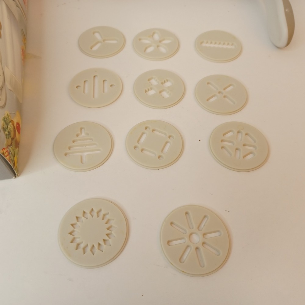 Wilton Cookie Max Cookie Press With 11 Disc