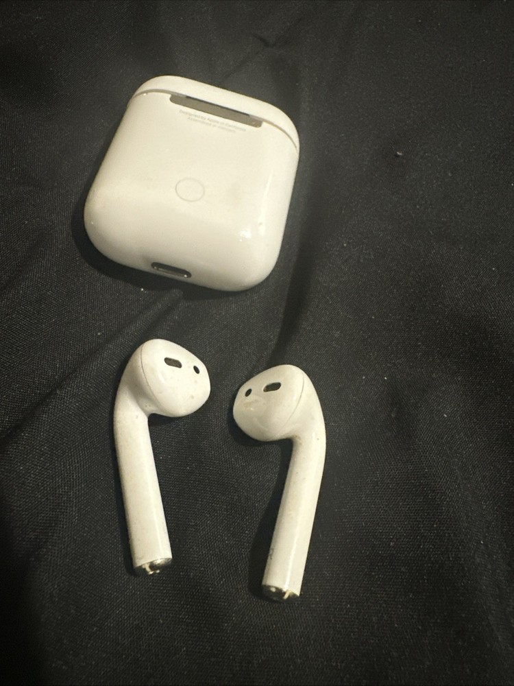 Apple AirPods Charging Case Wireless Bluetooth Compatible White