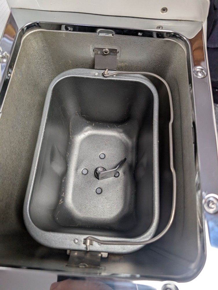 Breadman Ultimate Bread Maker Automatic TR2200C 2 lb White Home Kitchen Digital