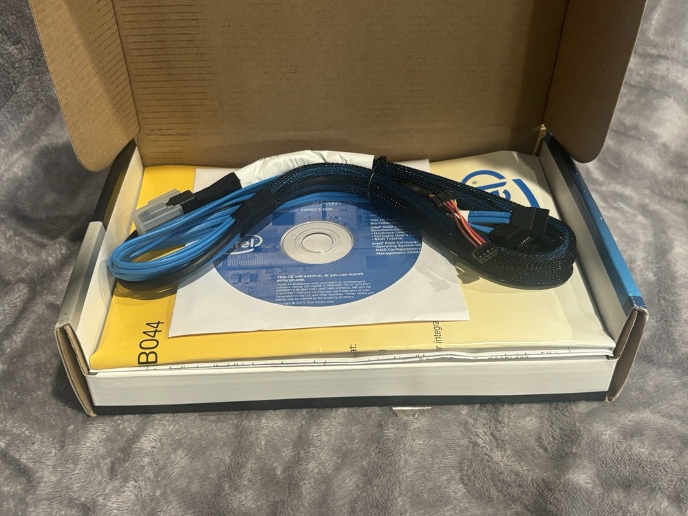 Intel RAID Controller RS2MB044 Storage SATA Card HSC New Open Box