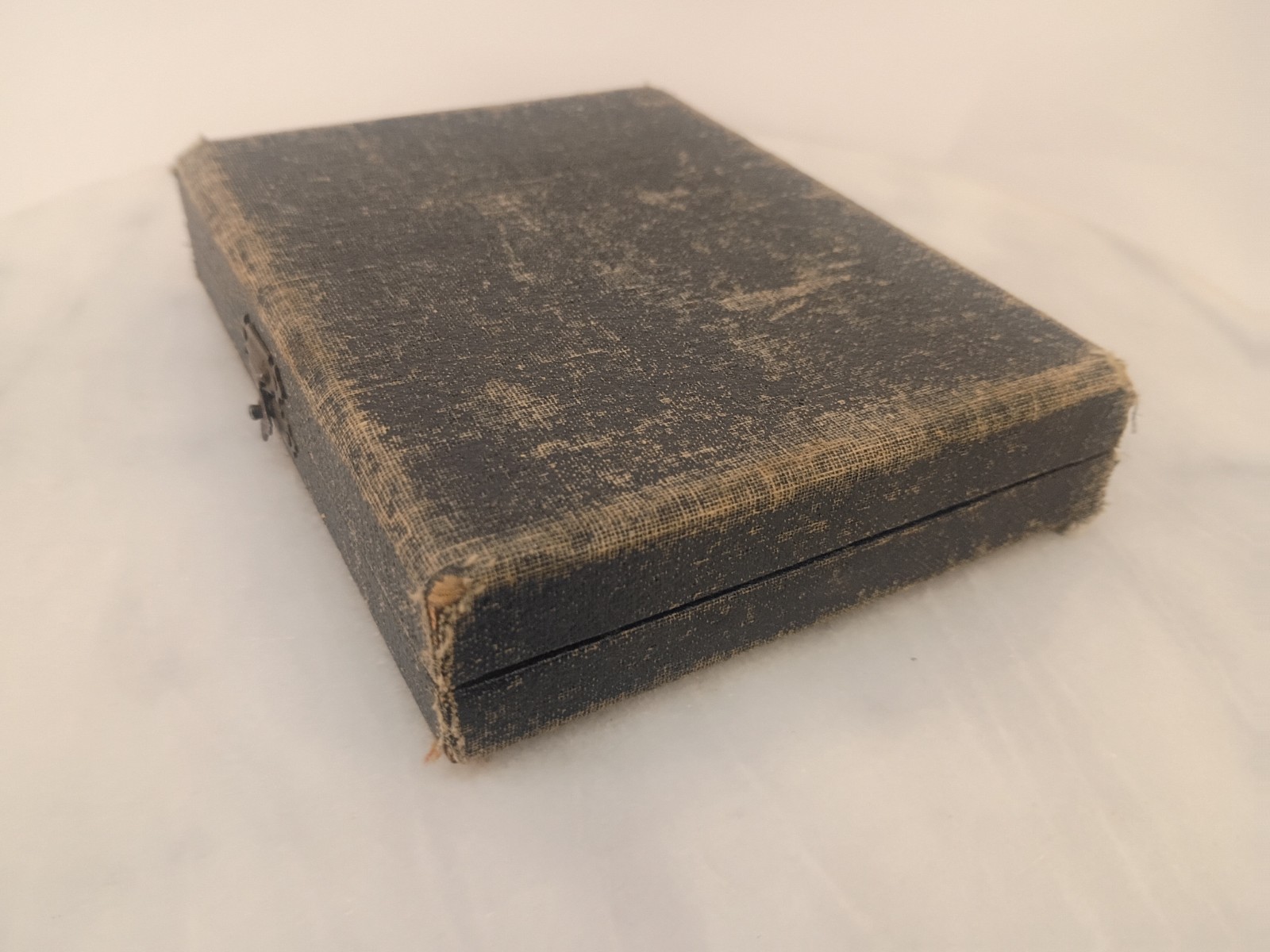 Antique Sample Of Prosthetic Hand Blown Glass Eyes Eyeballs Unknown Orgin READ