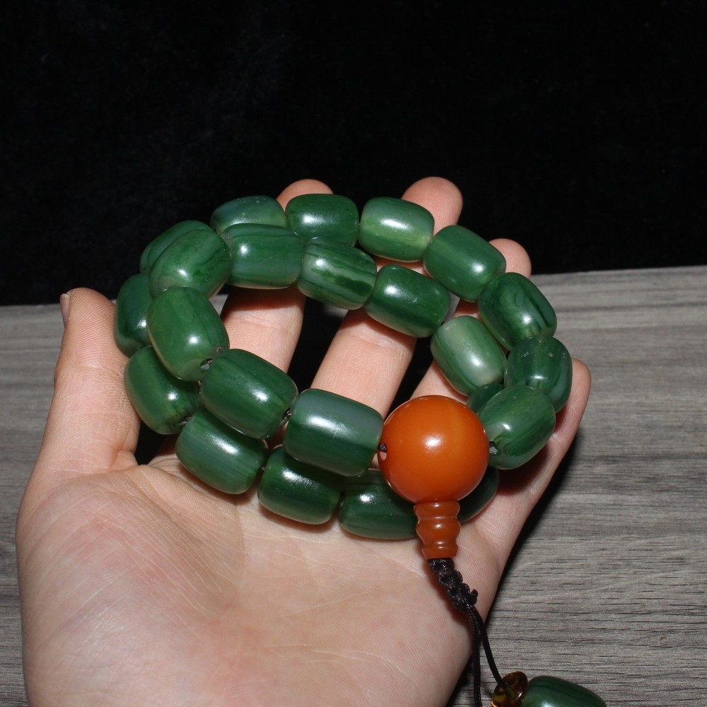 Imitation Jade Hand Holding Bracelet