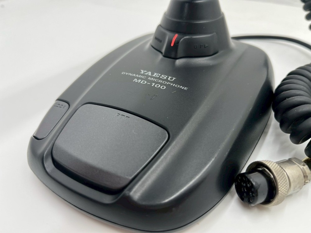 YAESU MD-100A8X Dynamic Desktop Microphone + Stand Excellent Cond.
