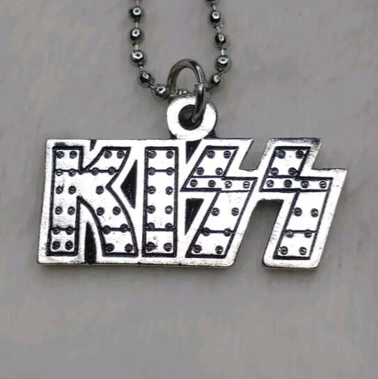 KISS - Necklace /  Pendant