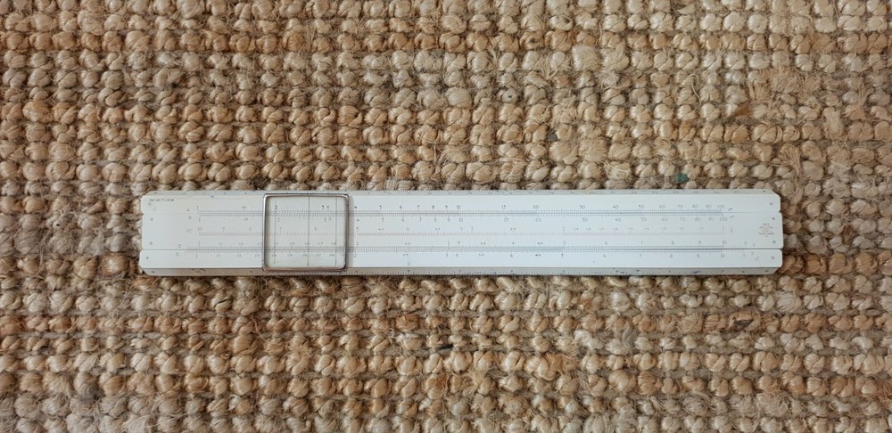 P.I.C. NO. 101/PC 8 SLIDE RULE WITH CASE