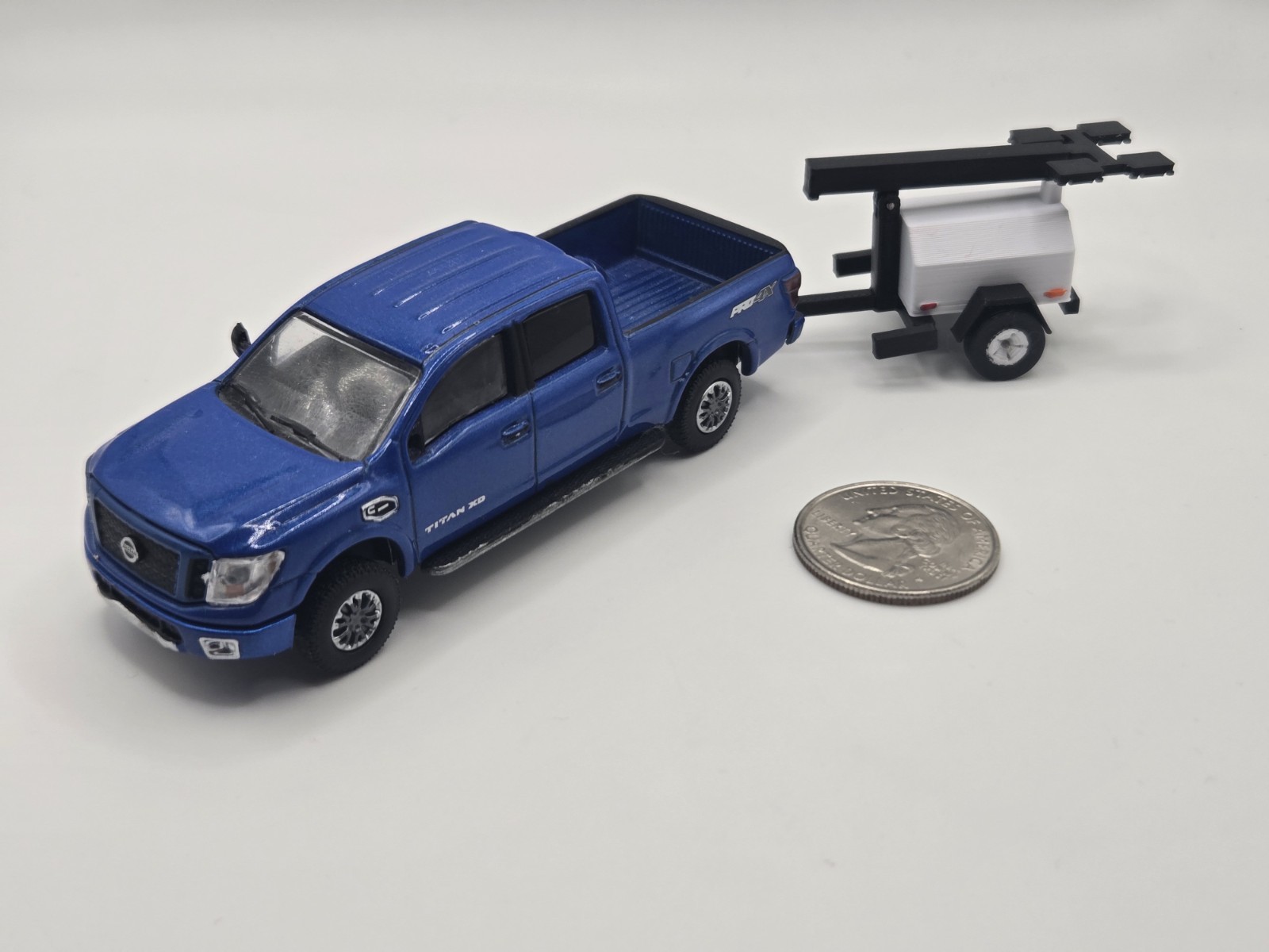 1/64 Scale Posable LED Light Tower in White