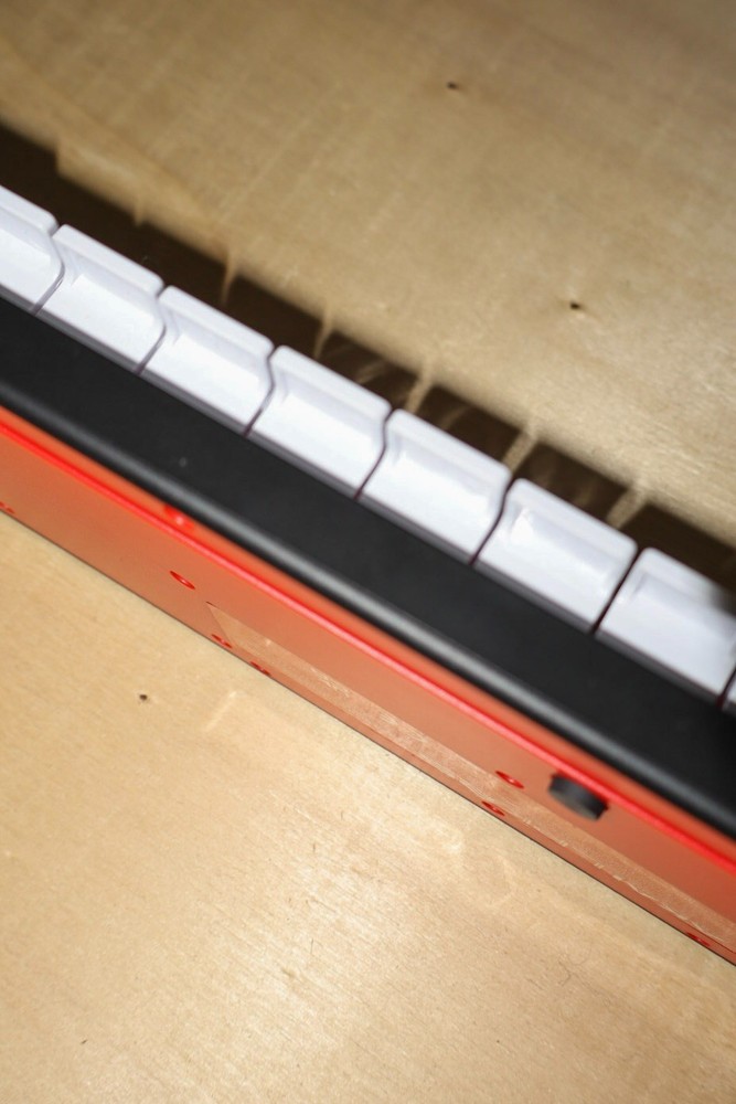 AKAI Professional LPK25 - USB MIDI Keyboard Controller with 25 Responsive Synth