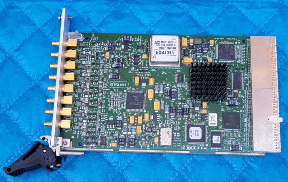 NI PXI-6653 Multichassis PXI Synchronization Module