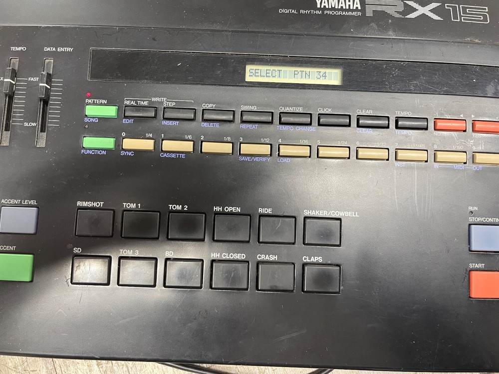 YAMAHA RX15 Digital Drum Machine