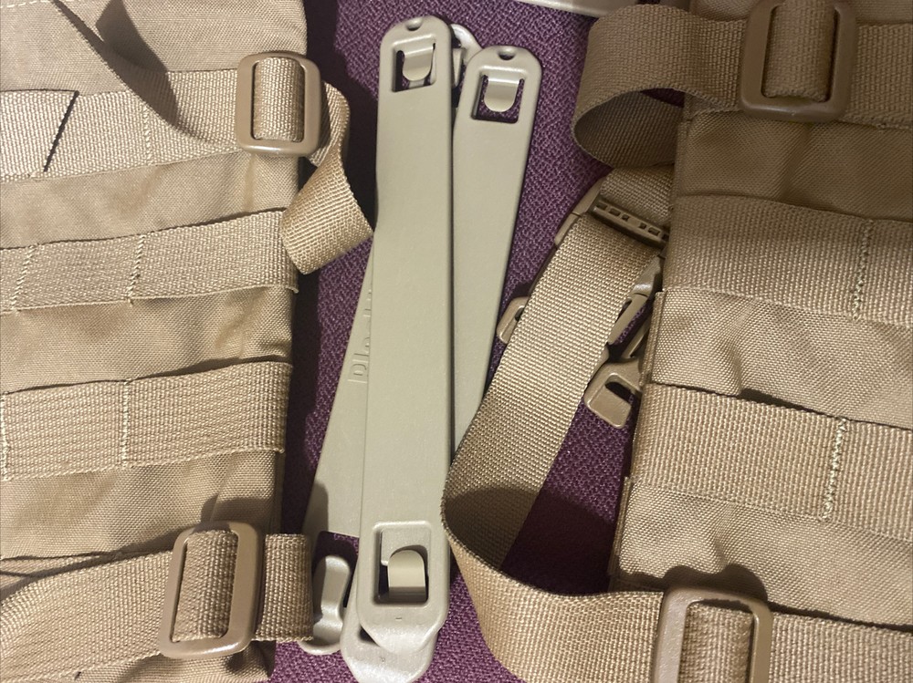 MOLLE USMC E Side SAPI Plate Carrier Coyote