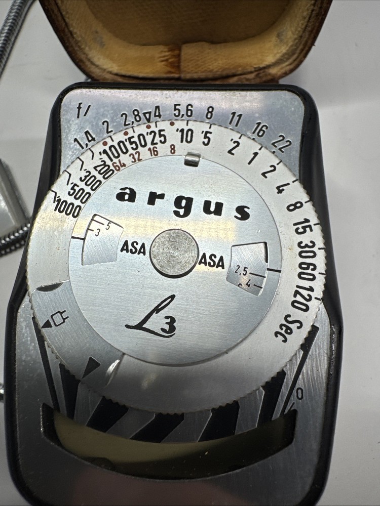 Argus L3 EVS Light Meter & Leather Case