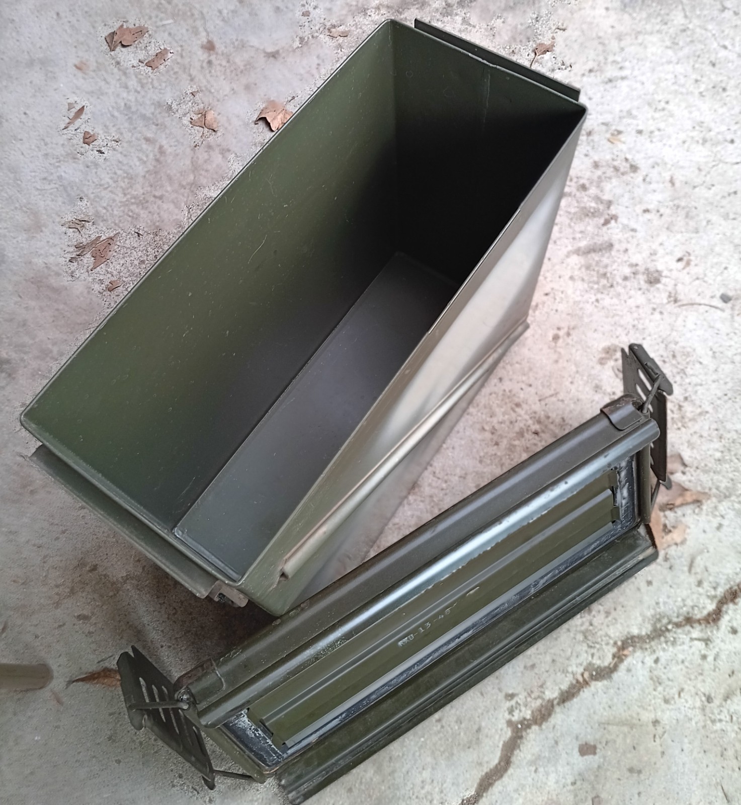 Genuine U.S. Military Surplus USGI M548(20mm) Large Olive Drab Ammo Can Tool Box