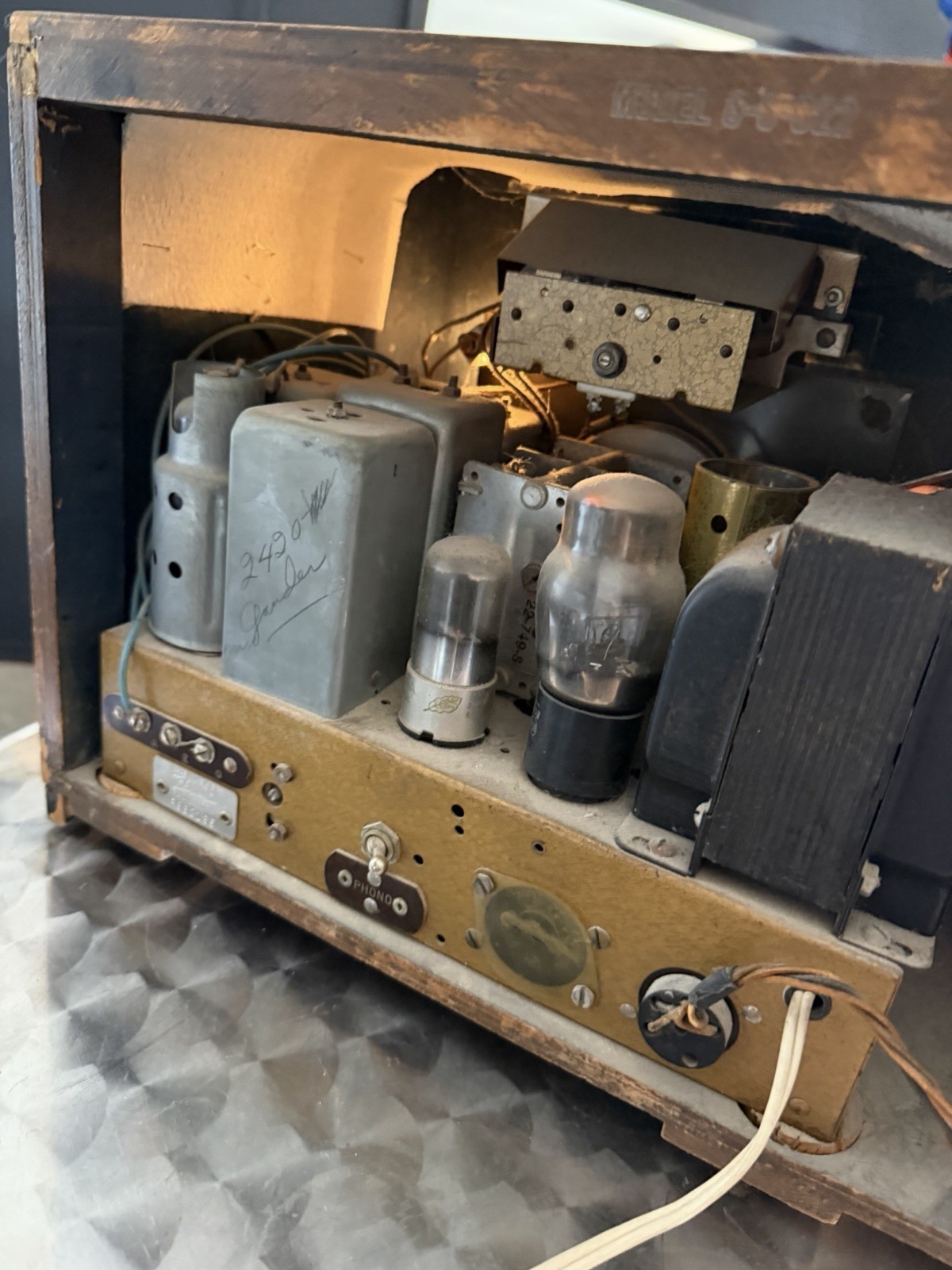 Original Finish 1939 ZENITH 6-S-322 “Stars and Stripes” SIX TUBE TABLE RADIO