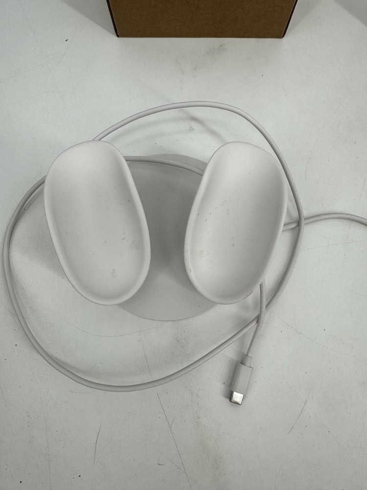 Meta Quest Compact Charging Dock Compatible with Quest 3/3s Complete