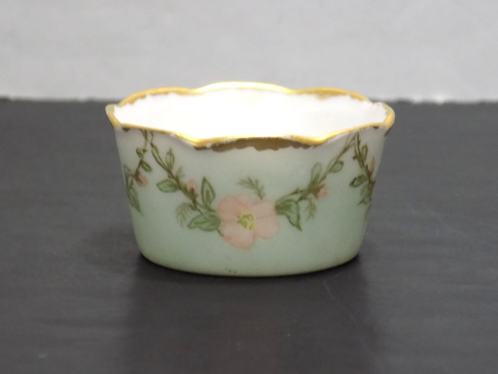 ANTIQUE CFH GDM FRANCE HAVILAND GOLD RIM FLORAL OPEN SALT CELLAR ET 1894