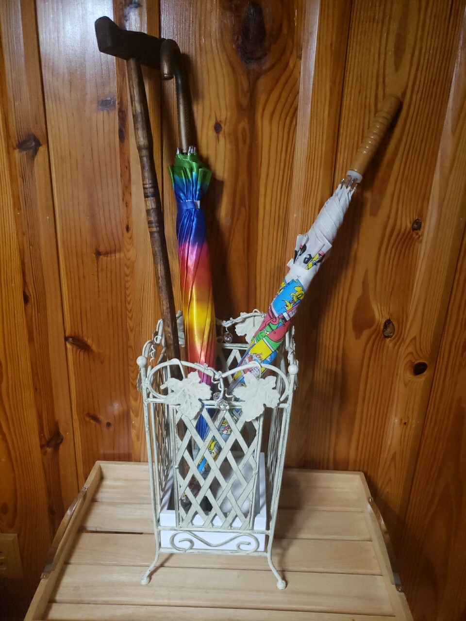 Vtg Umbrella/Walking Stick Cane Holder/Stand Beige Metal Design 16.5" W/Tray