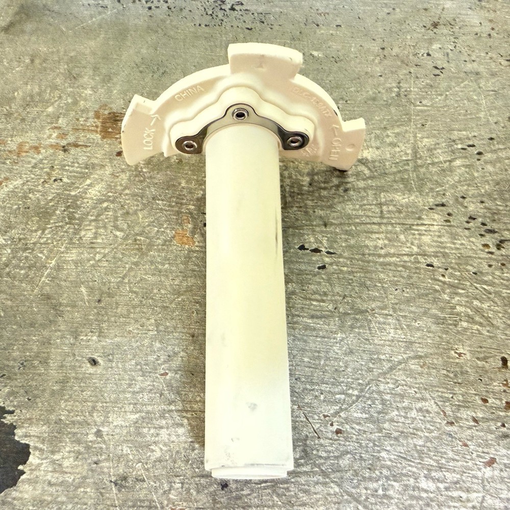Cuisinart Prep 7 DLC2007N 7 C. Food Processor PART/REPLACEMENT ADAPTER STEM ONLY