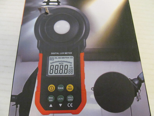Peakmeter PM6612 Digital Lux Meter 2000 Counts with Auto Manual Range