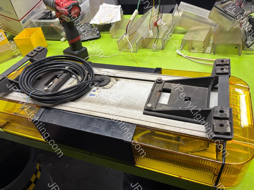 ONE Whelen Edge 9000 Mini BASIC Light Bar 26-28”