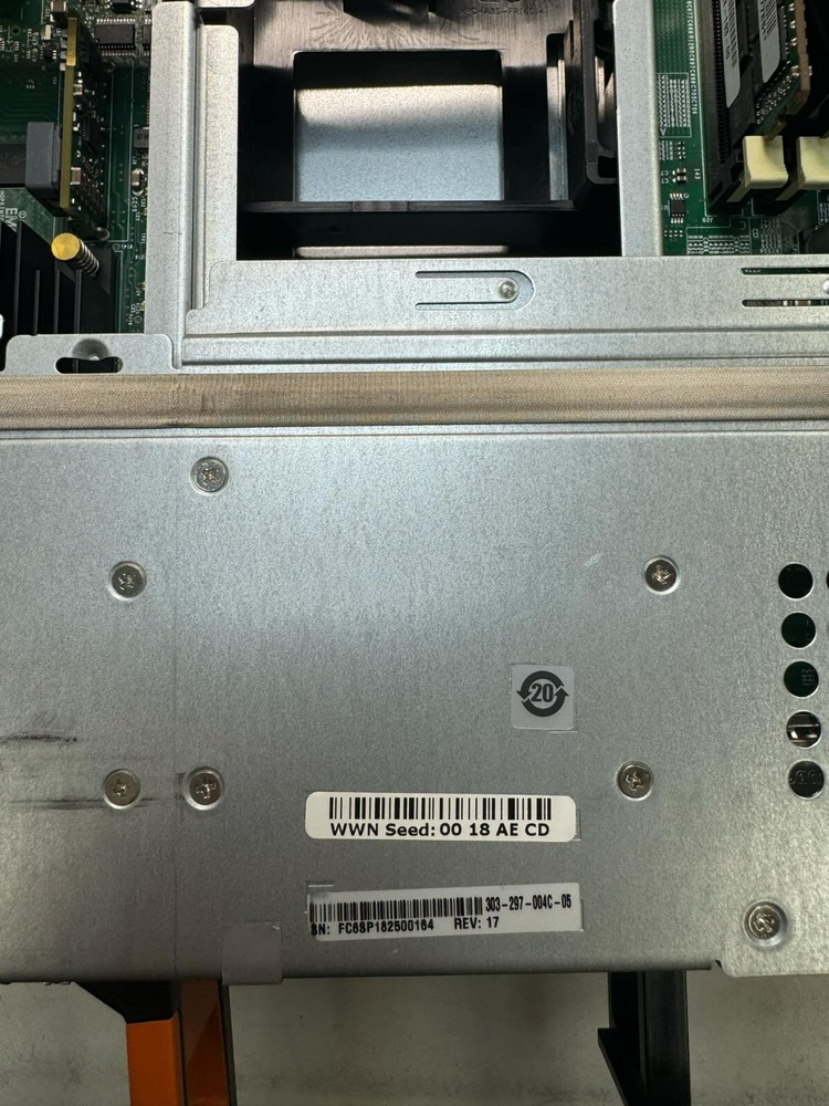 DELL EMC OPE25 Unity 400 25x SFF Storage FLASH RAID Disk Drive Array 900-542-004