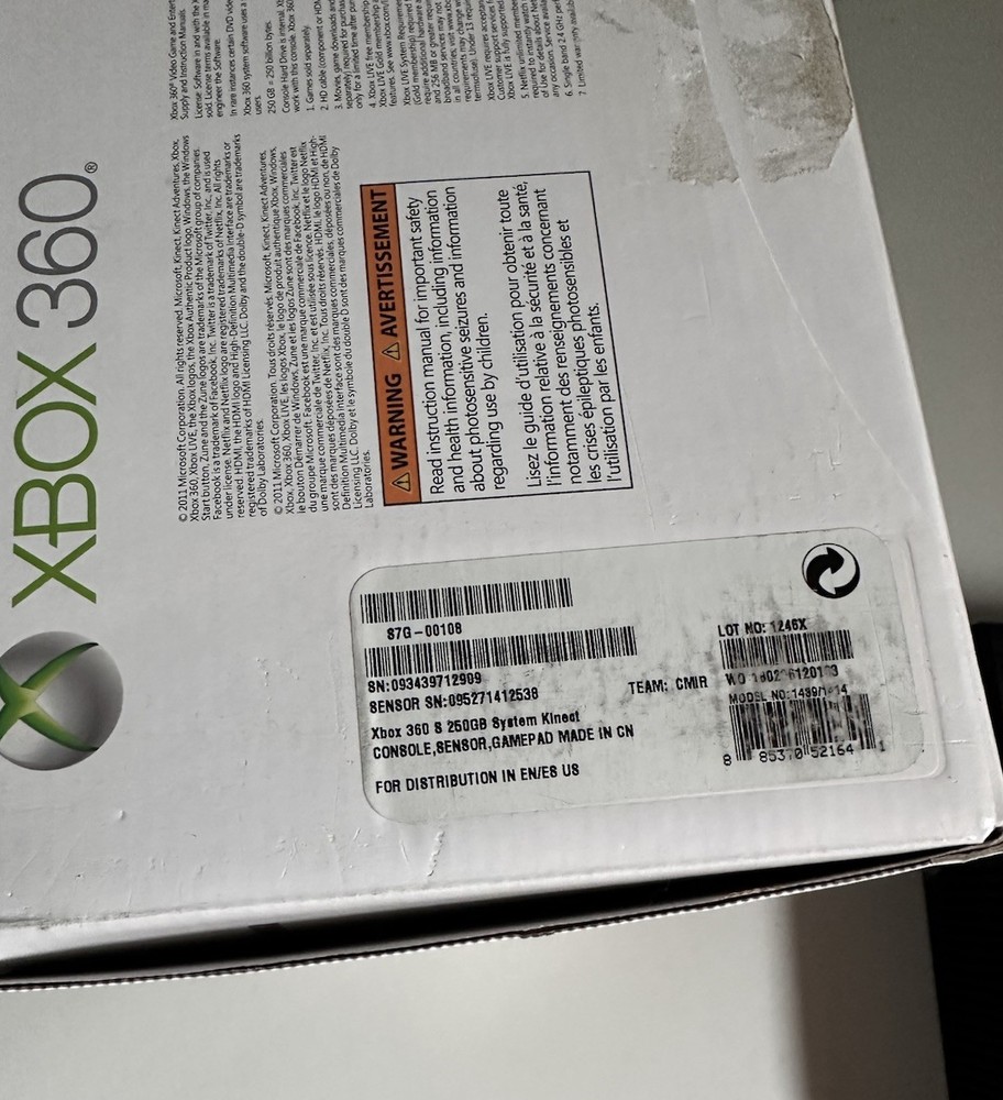 XBOX 360 4GB Video Game Console & Kinect Sensor