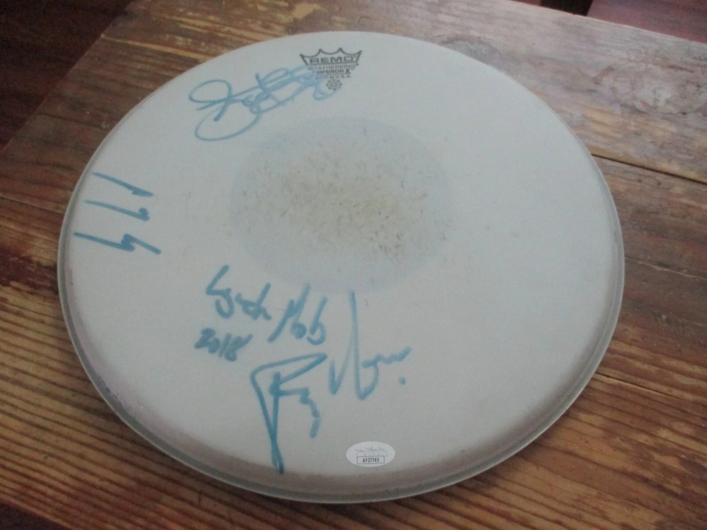 LYNCH MOB AUTHENTIC AUTOGRAPHED/SIGNED USED DRUMHEAD--GEORGE LYNCH + 2--JSA CERT