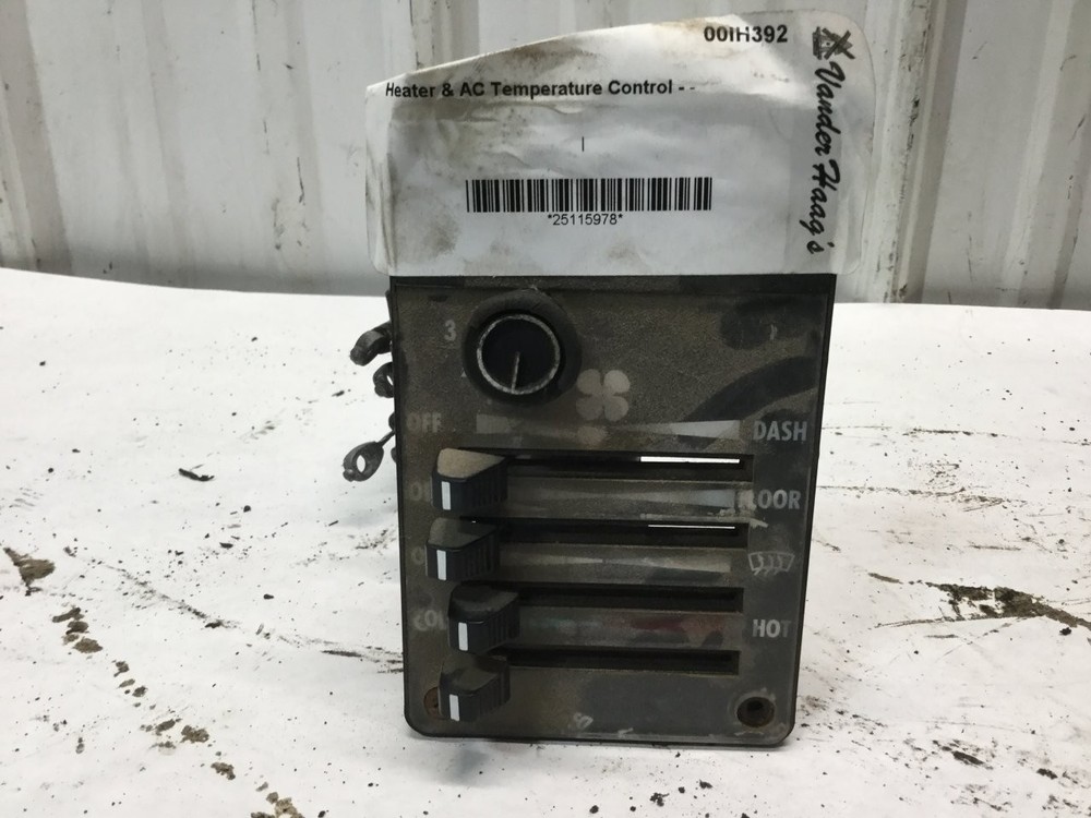 International 1652-SC Heater A/C Temperature Controls - Used