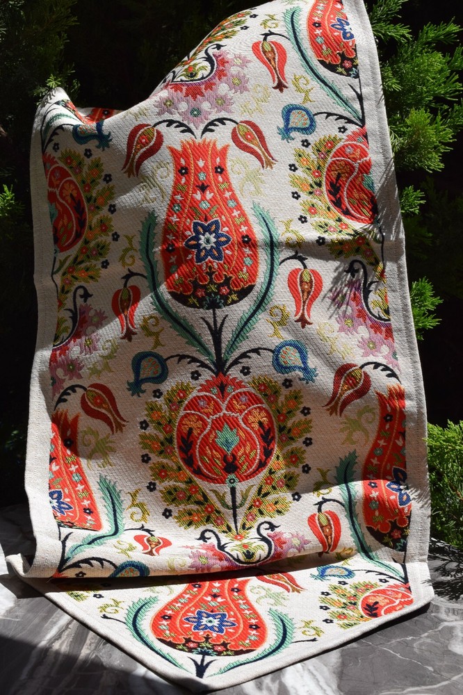 Table Runner Authentic  Tulip Motif Table Runner Seljuk Design