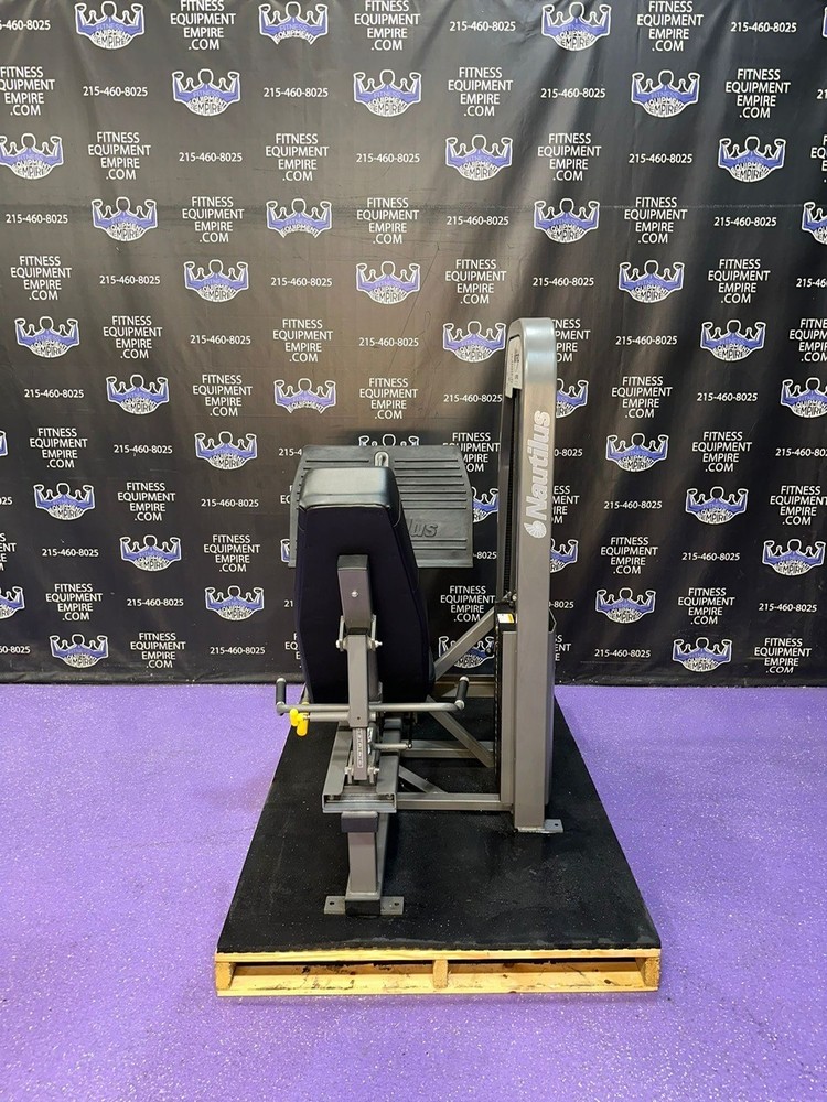 Nautilus Nitro Seated Leg Press w 500 / Lb Stack