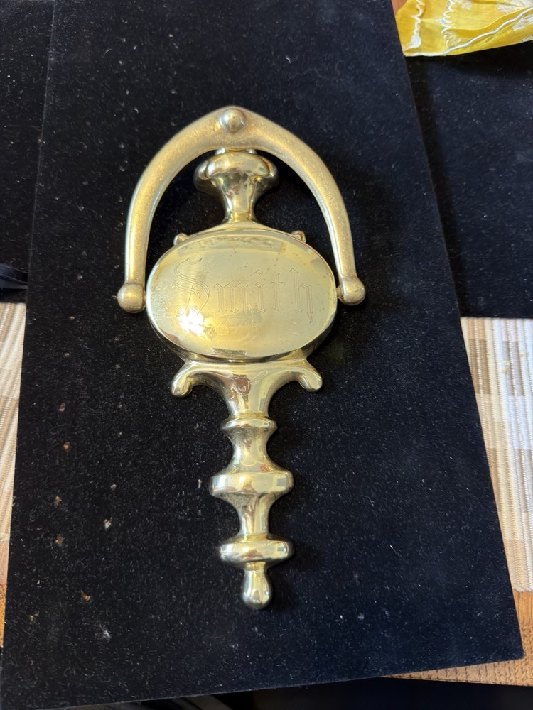 THINGS REMEMBERED SOLID BRASS DOOR KNOCKER - ENGRAVED SMITH