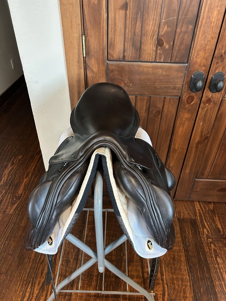 County Brown Monoflap Jump Saddle 18” Forward Flap Medium Tree