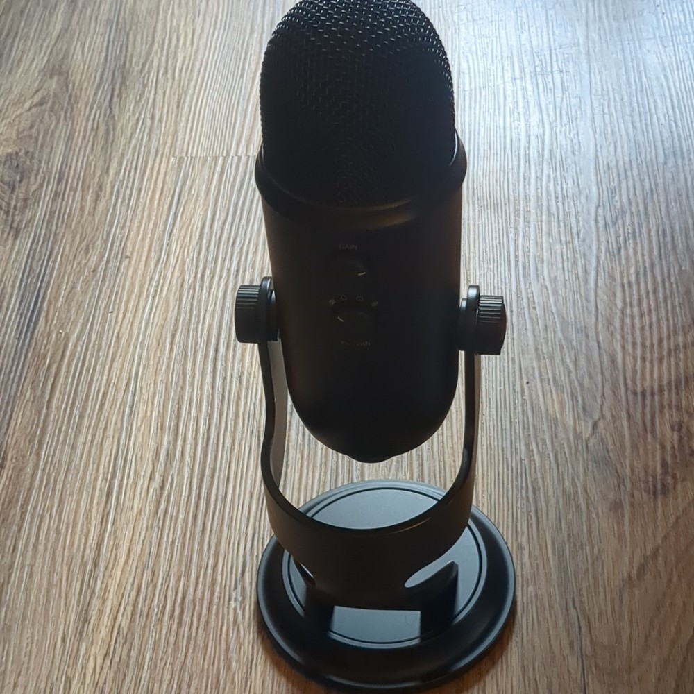 Blue Yeti Blackout Edition USB Microphone Black, Multi-Pattern, Mute Button