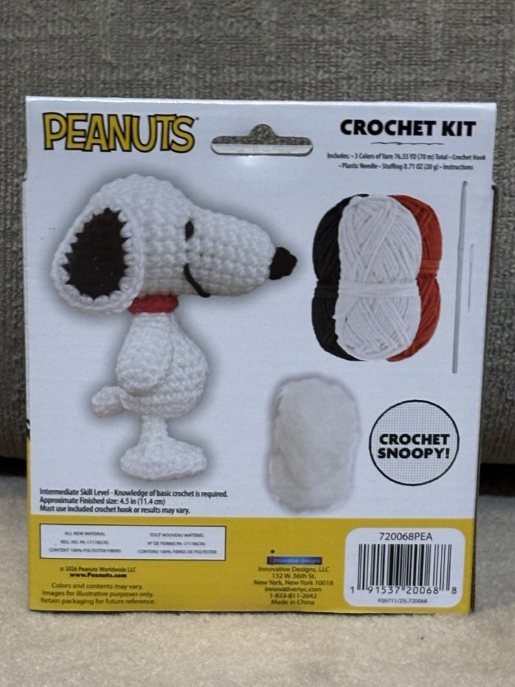NEW, PEANUTS SNOOPY CROCHET KIT