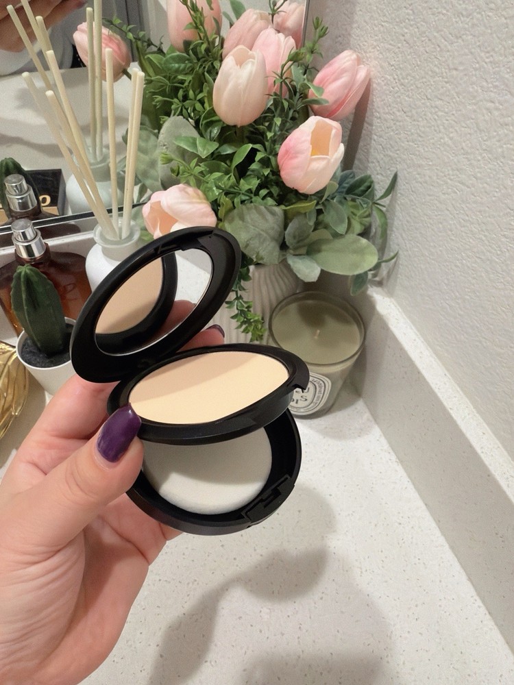MAC Studio Fix Powder Plus Foundation - NC20 0.52oz NIB