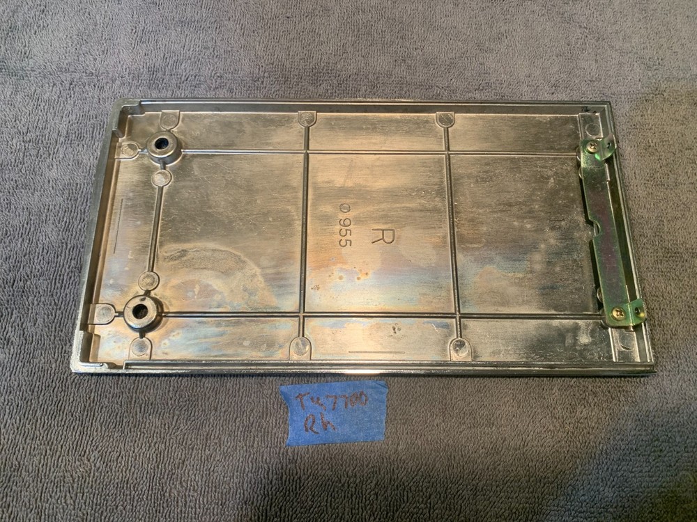 Sansui TU-7700 Stereo Tuner - Nice Side Panel Rt. Side