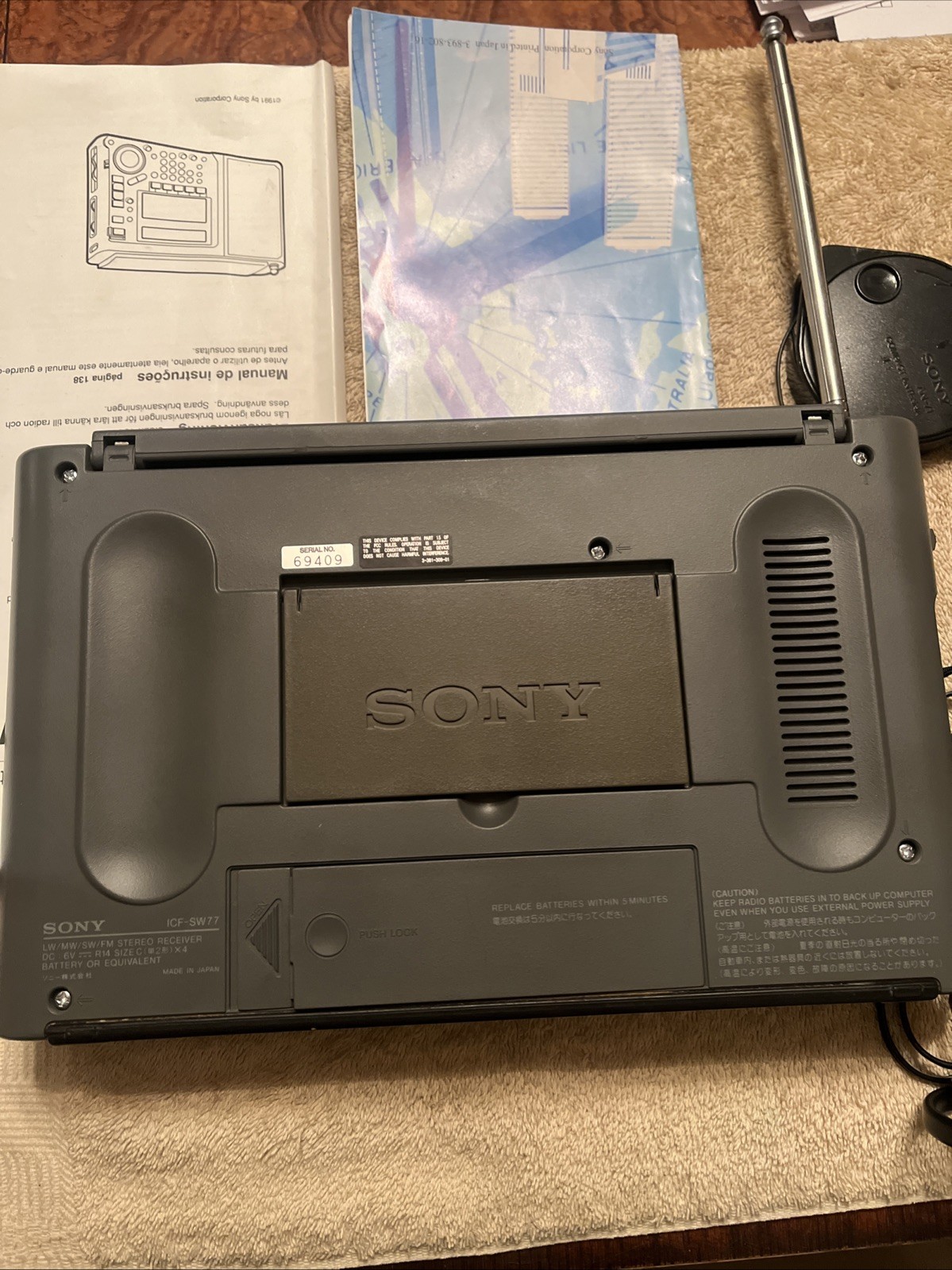 Sony ICF-SW77 World Band Receiver Radio Mint Condition Tested Works Great