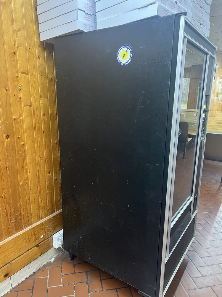 Automatic Products snack machine