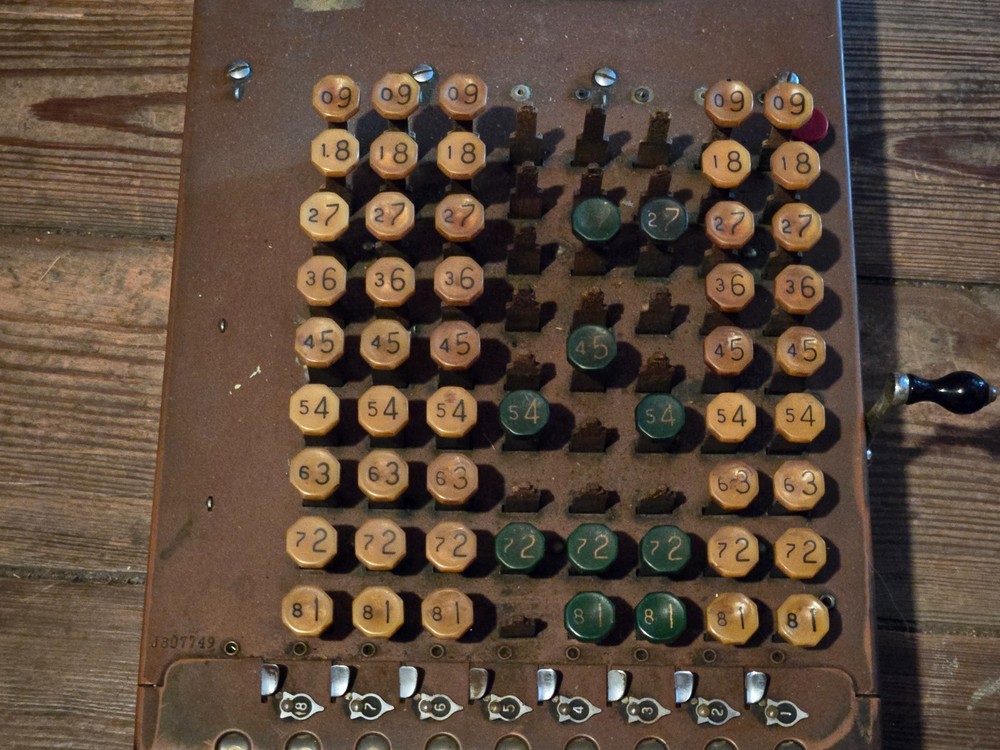 Antique Comptometer Adding Machine with Hand Crank - 8 Column - SN #1807749