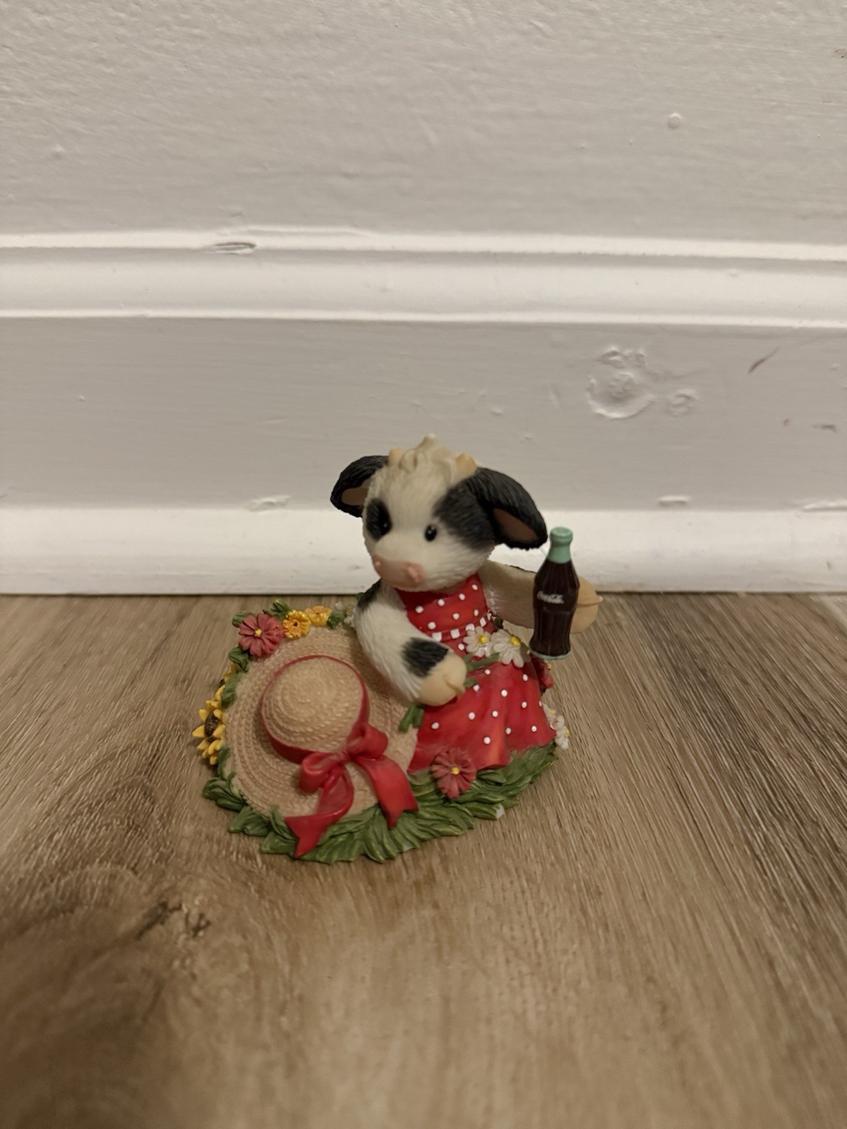 Mary's Moo Moos "I Culdn't Be Happier" Cow Figurine Coca-Cola