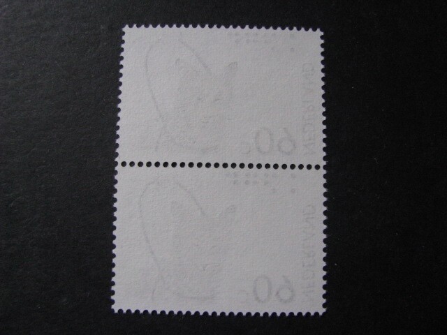 Netherlands Stamp Issue Complete Pair Scott # 662 Never Hinged Unused....