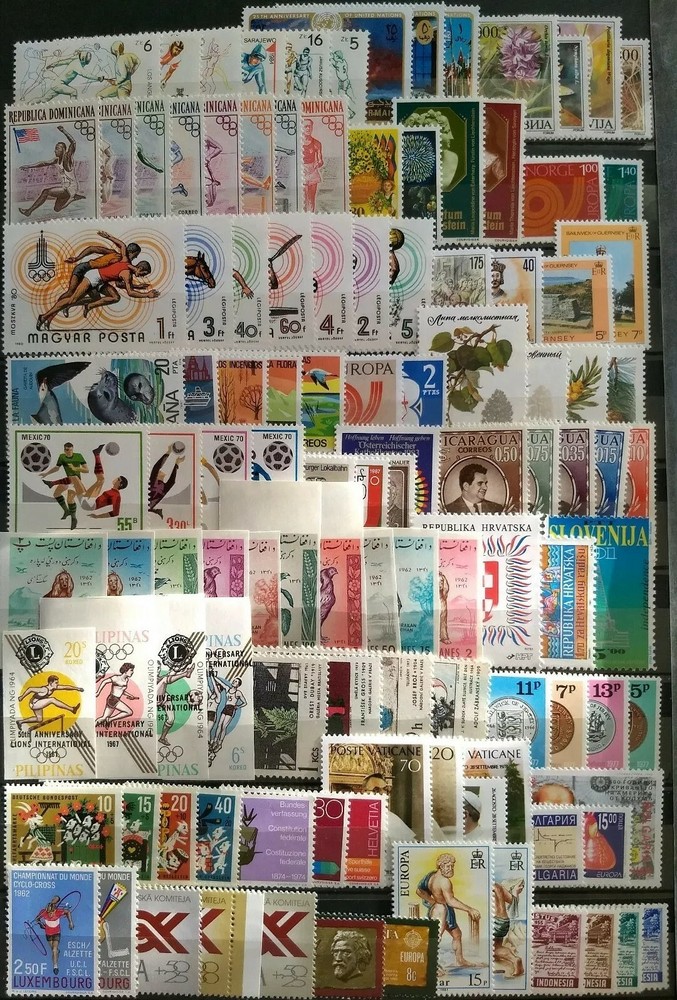 Worldwide Stamp Collection MNH - 100 Full Sets from 60 Different Countries &Gift