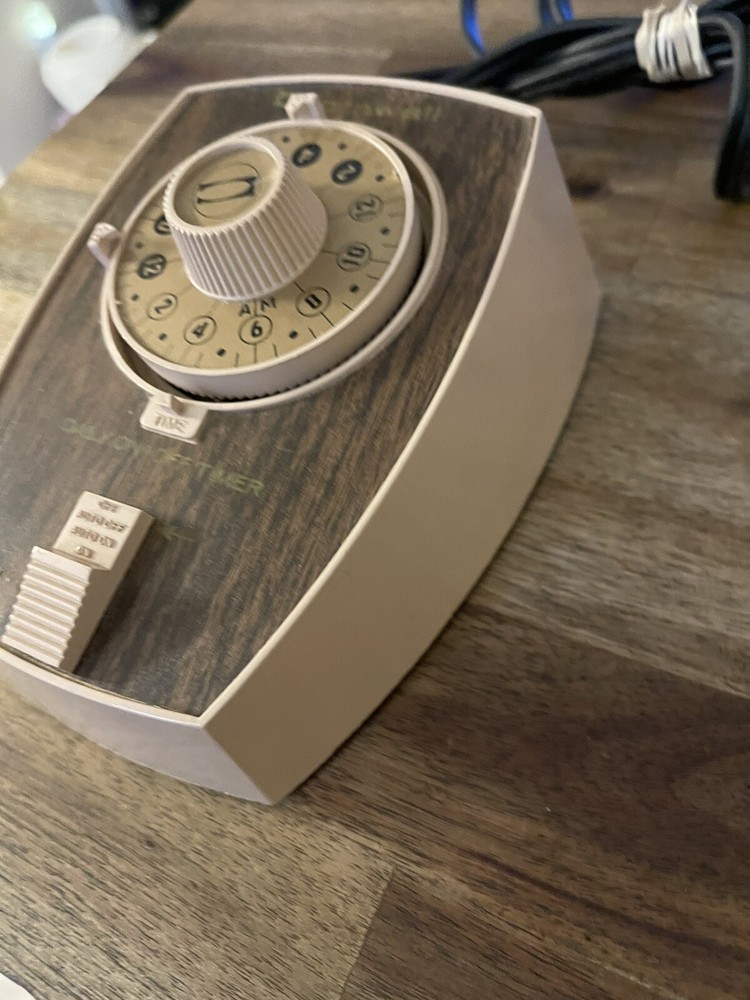 Vintage Cornwall AC Timer Model #3004 Mid Century Working! Lamp
