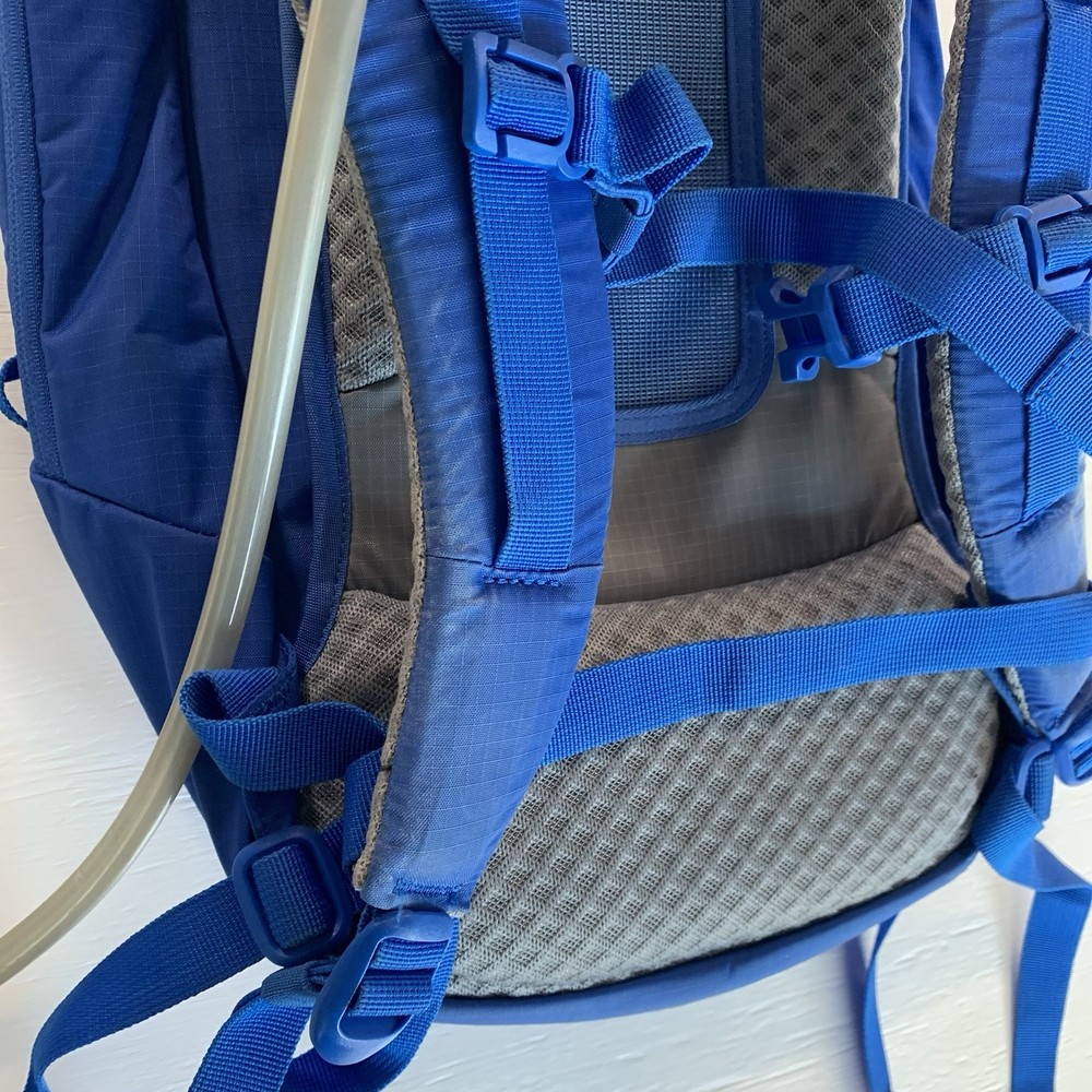 Hydro Flask Down Shift Backpack -14 Liter Water Pocket Hydration Pack Blue