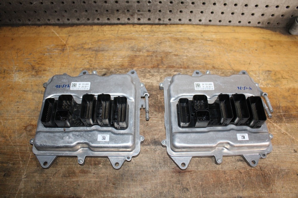 2013 BMW 750i TWO DME ECU Engine Computer Module Unit 8636967