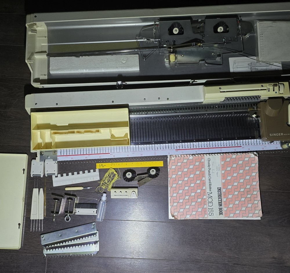 Studio SK 155 Bulky Knitting Machine 9mm