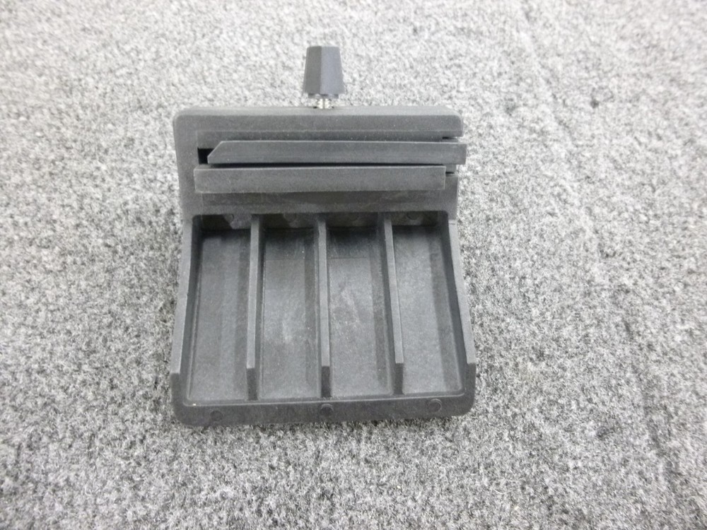 Lund Boat EXTREME MAX Accessory Slider ANGLED Bracket THUMB SCREW BRACKET