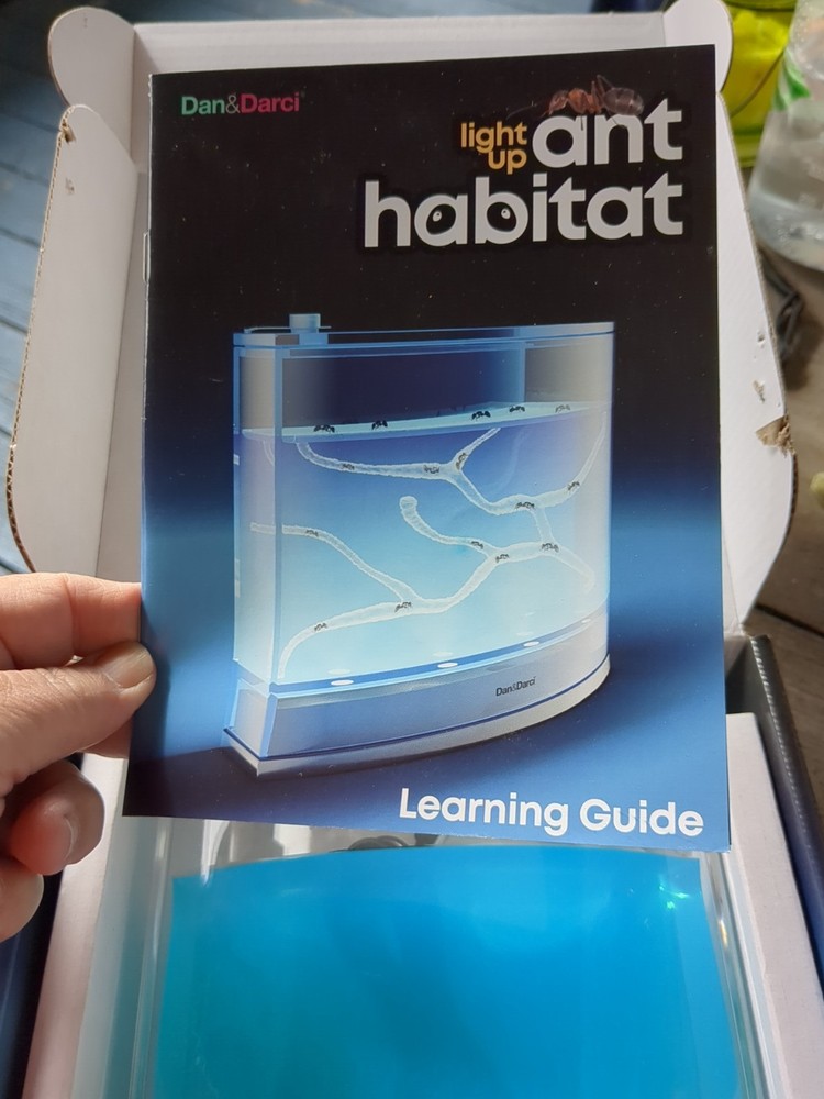 NEW. Light Up Ant Habitat + Ant Learning Guide STEM